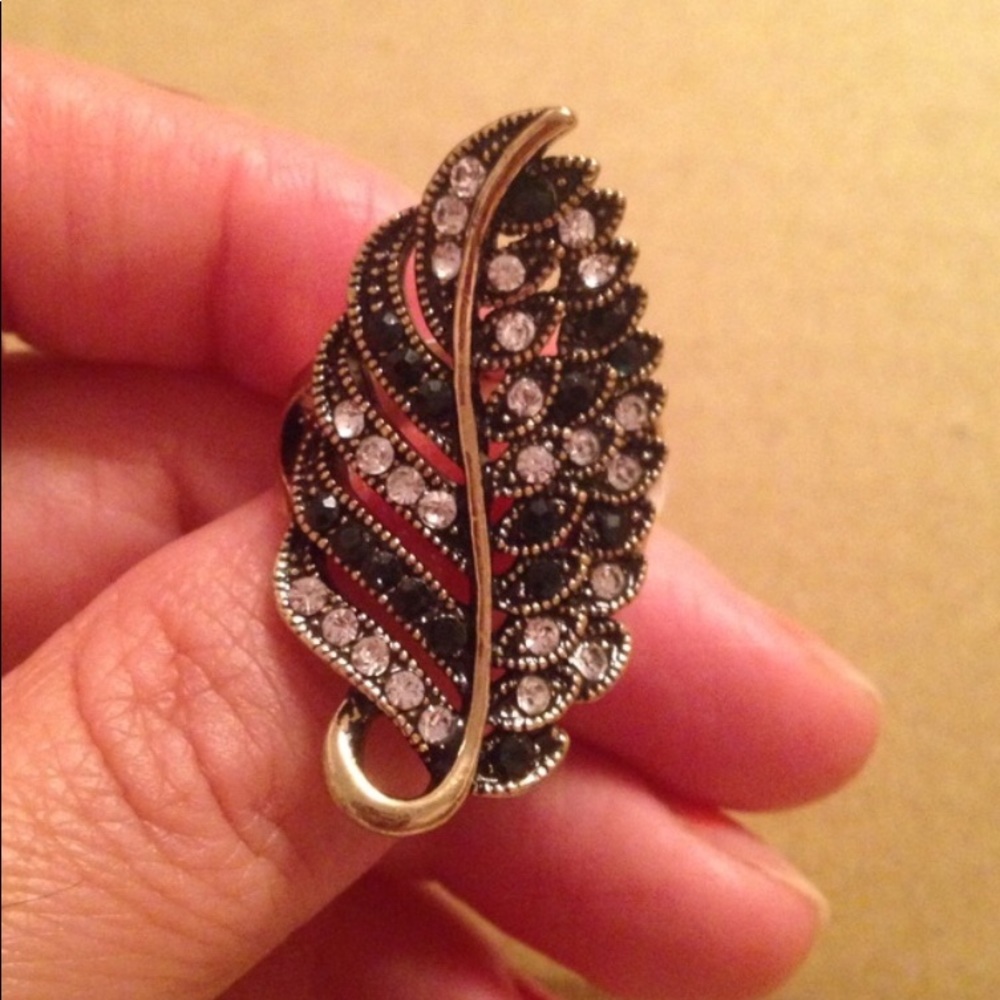 🌻3 for $20🌻 Leaf Crystal Ring